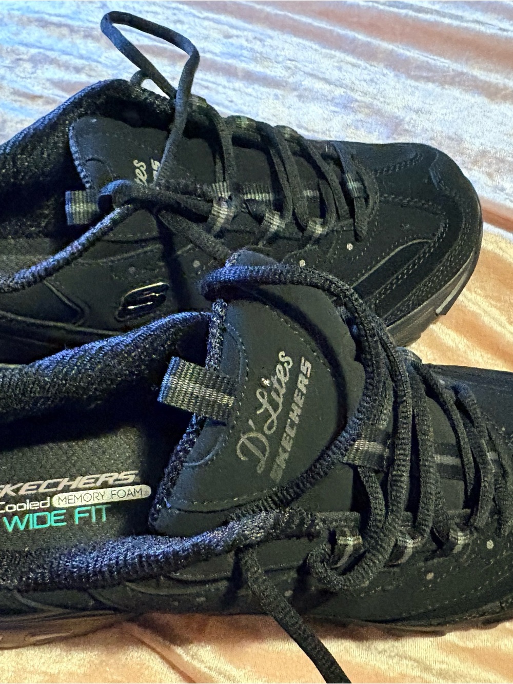 Skechers D'Lites women’s Black Athletic Sneakers